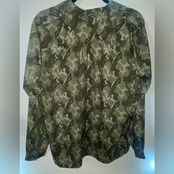 RARE Tommy Hilfiger Camouflage Button Down Shirt - Picture 3 of 3